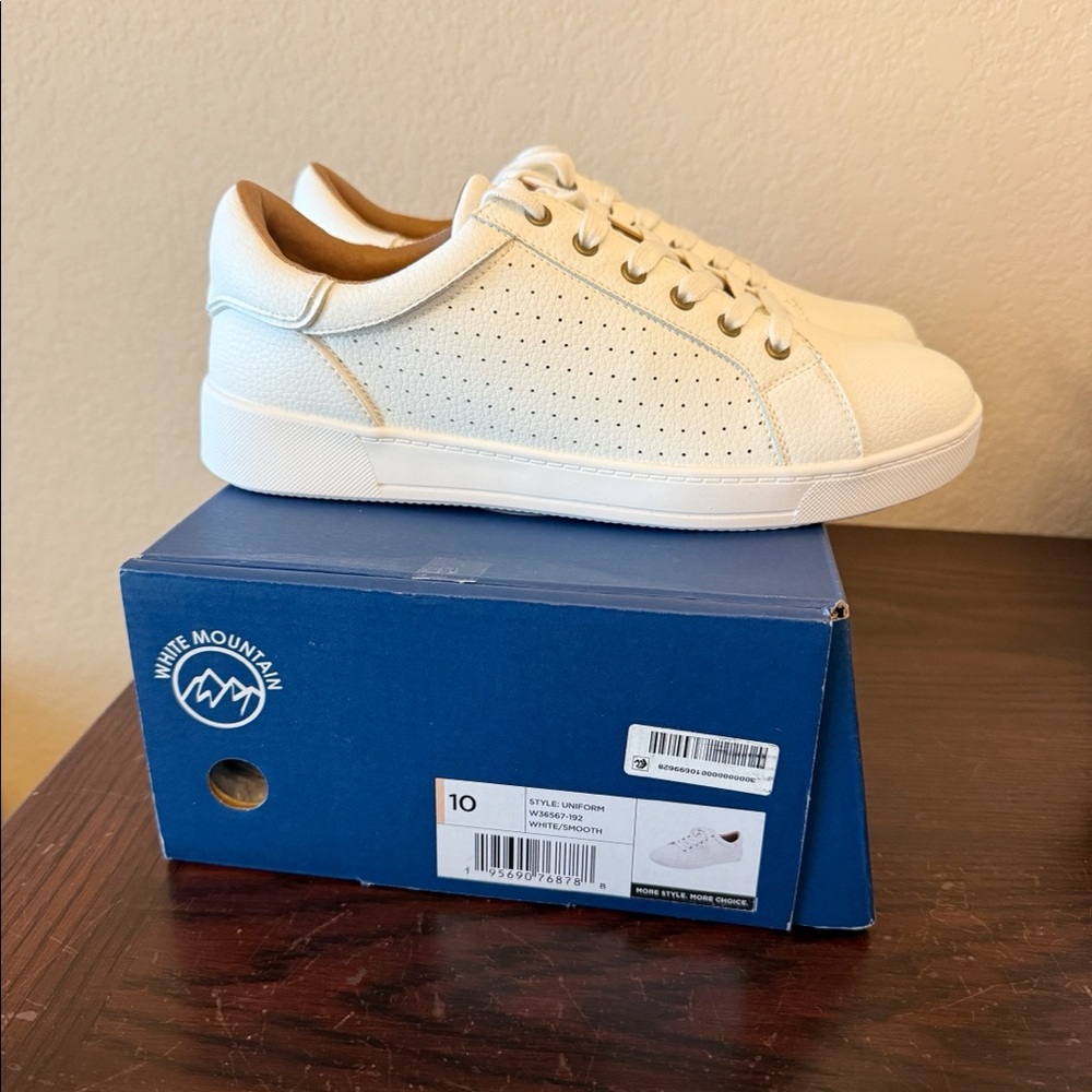White Mountain Uniform Sneaker, 10